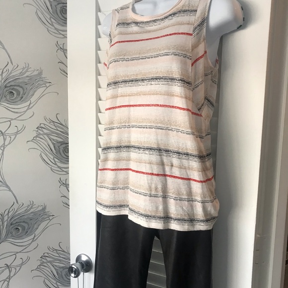 Vince Camuto tank - Picture 2 of 2